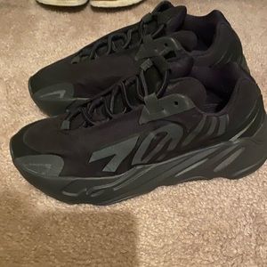 Yeezy Boost 700 "MNVN" sneakers